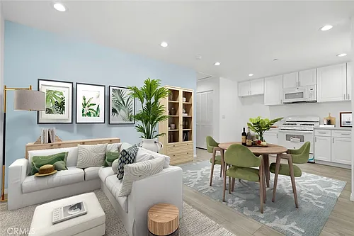 14241 Magnolia Photo 1