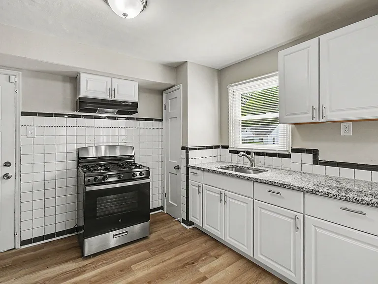 5613 Statler Ave — Photo 6