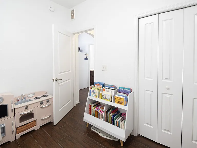 212 Belmar St W #B — Photo 17