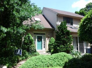 5985 Brighton St, Fountain Hill, PA 18015
