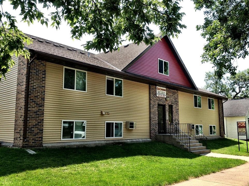 1st image of 512 8th Ave S