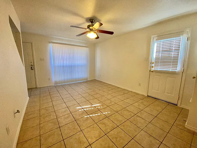 3906 Gus Dr #B — Photo 4