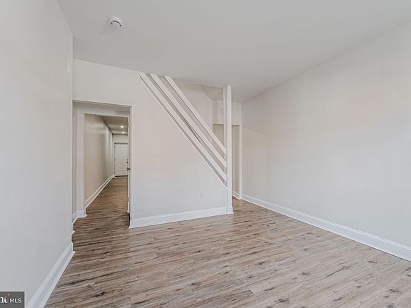 4th image of 1010 N Pine St