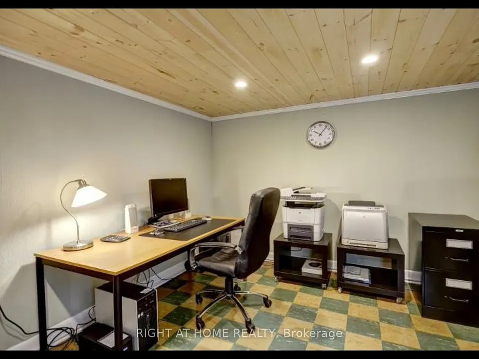 3 Bexhill Ave #BASEMENT