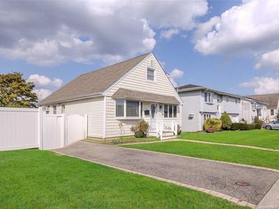 26 W Marine Avenue, Lindenhurst, NY, 11757