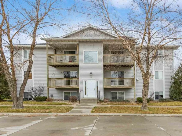 110 Vicky Ln Unit 12, Williamsburg, IA 52361