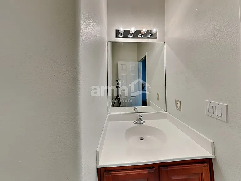 197 Shaded Peak St — Photo 7