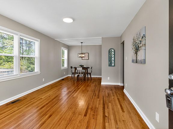 5th image of 2331 Kennington Rd