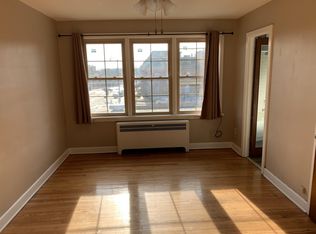 114 N Spring St #3, Elgin, IL 60120