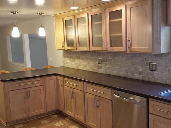 5th image of 1207 N Waggoner Dr