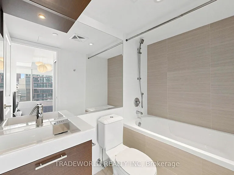 386 Yonge St #3709 — Photo 18