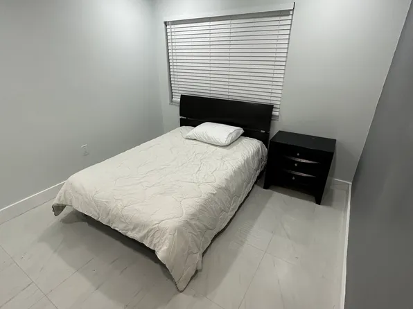 715 SW 99 Court Cir, Miami, FL 33174