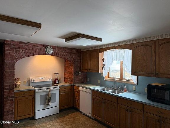5th image of 7 Prospect Ave