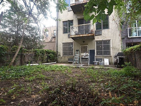 5th image of 133 N 4th St #105