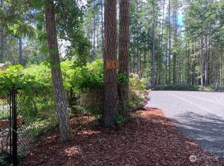 21 N White Way Ln, Hoodsport, WA