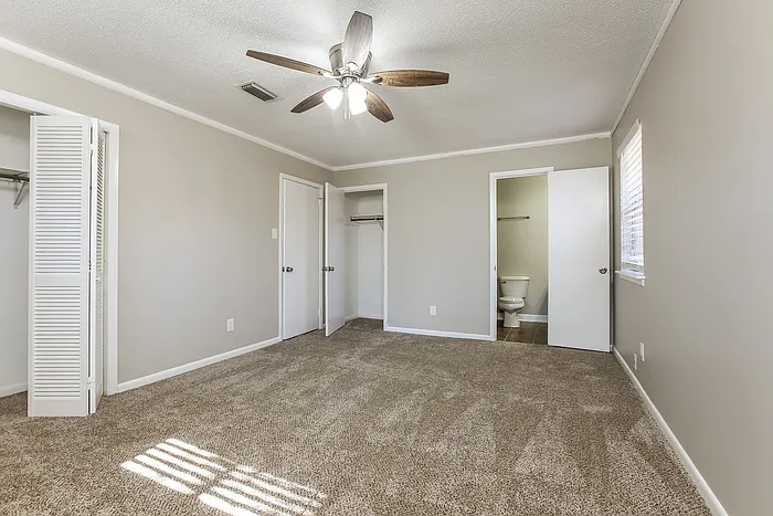 22 Single Oaks Dr — Photo 5