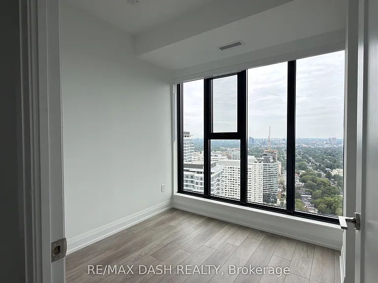 20 Soudan Ave #3603 — Photo 15