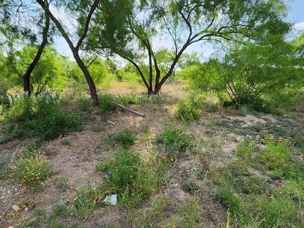 567 Riverside Drive, Eagle Pass, TX 78852
