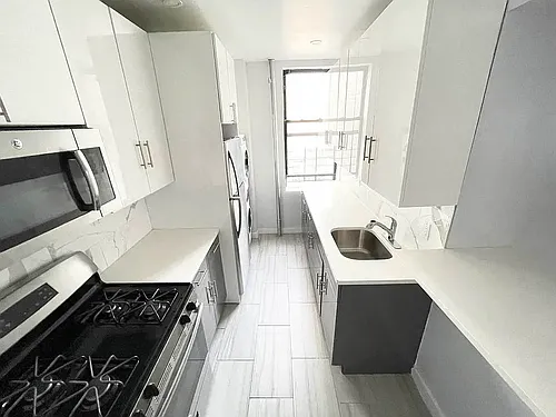 70 Post Ave #5H Photo 1