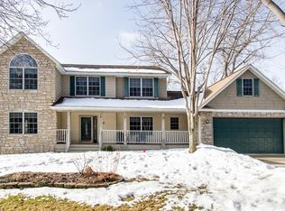530 Suzanne Ave, Shoreview, MN 55126