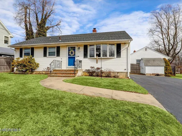 617 Greene Avenue, Belford, NJ 07718
