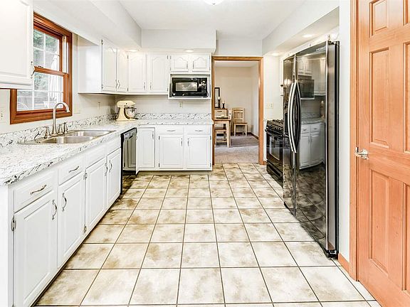 4th image of 11164 Silver Pheasant Dr