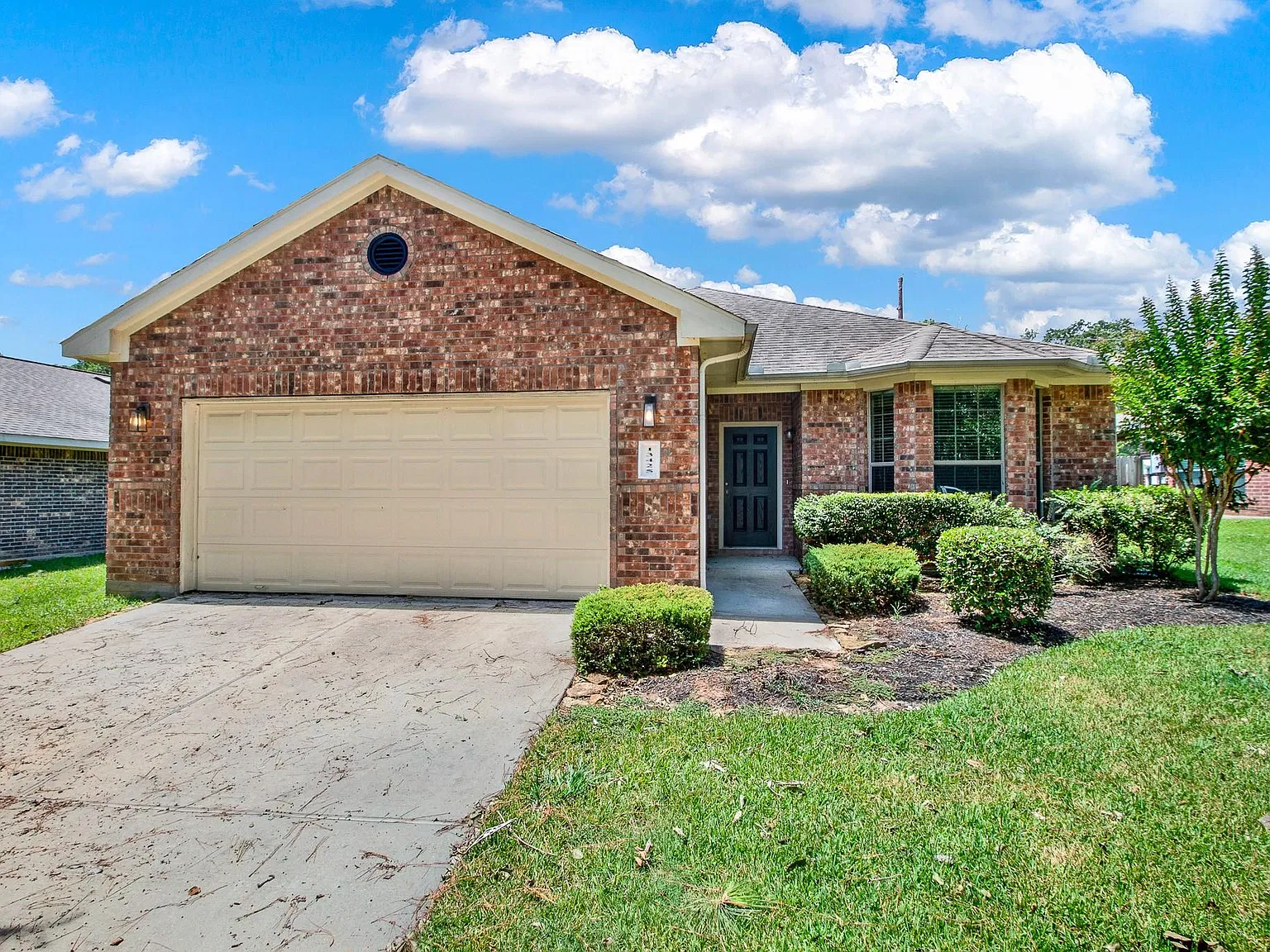 3 bed, 2.0 bath, 1707 sqft, $2,050 — Photo 1