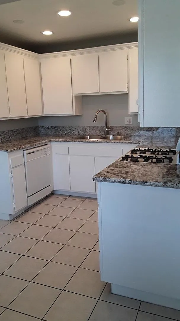 Villa Del Sol Apartments — Photo 1
