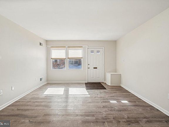 2nd image of 1891 Addison Rd S