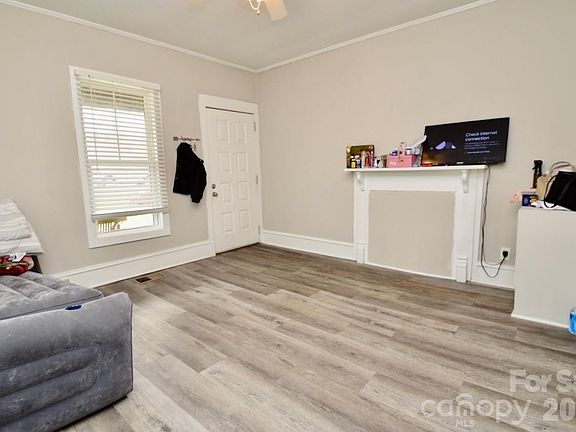 4th image of 2007 S York Rd