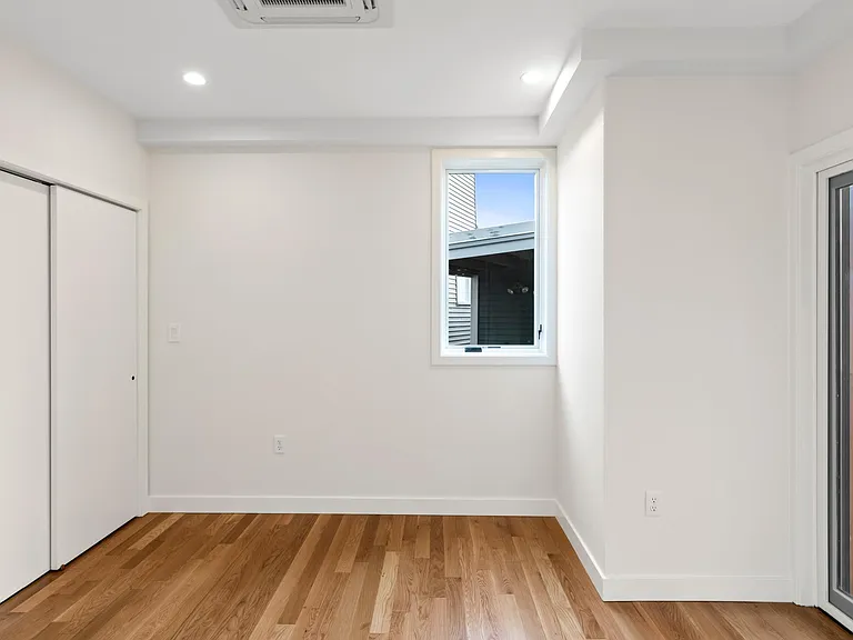 298 Marginal St #4 — Photo 17
