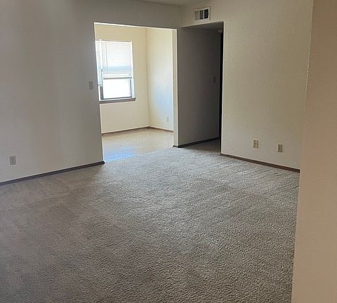 5th image of 401 Willowridge St #73f356426