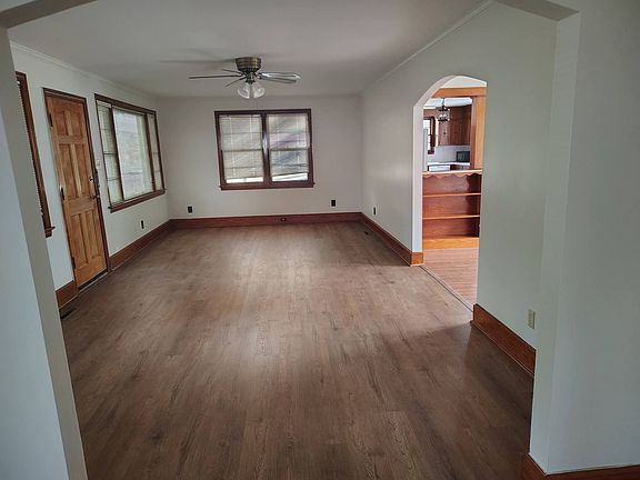 3rd image of 143 W Virginia Rd