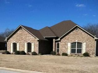 100 Mossy Creek Dr, Hallsville, TX 75650