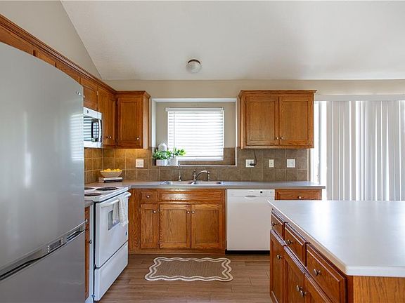 5th image of 227 N 71st St