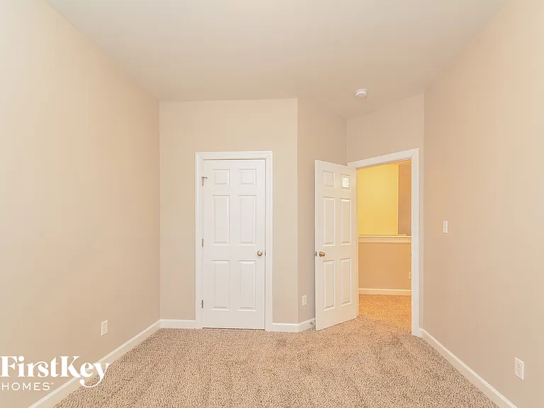 2123 Gillwell Ln — Photo 12