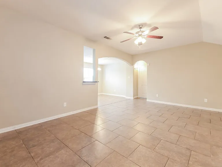 7645 Hollow Point Dr — Photo 5