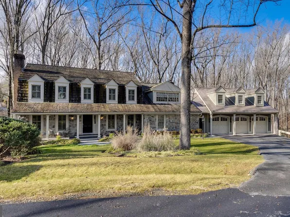 10228 Wendover Dr, Vienna, VA 22181