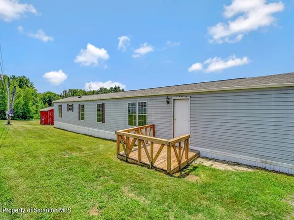 23 Mountain Laurel Vlg, Moscow, PA 18444