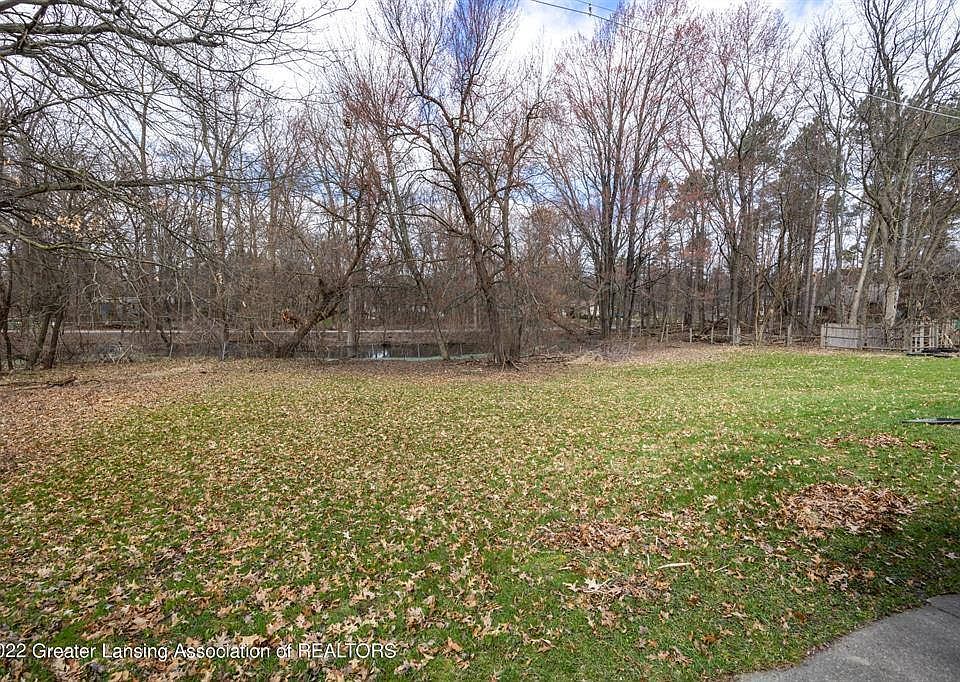 2nd image of 12496 Beardslee Rd