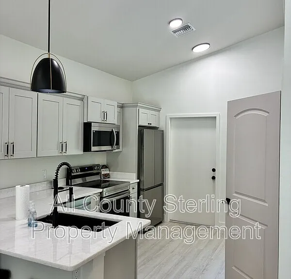 10230 NE 72nd St — Photo 10