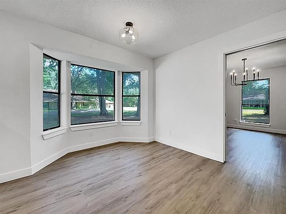 5th image of 9845 Laurel Ledge Dr