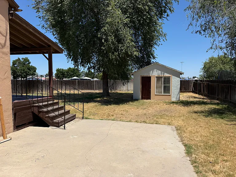 400 E Grangeville Blvd — Photo 32