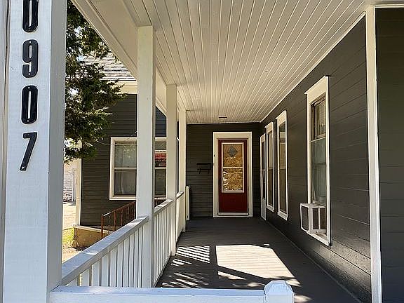 2nd image of 10907 N Woodstock St