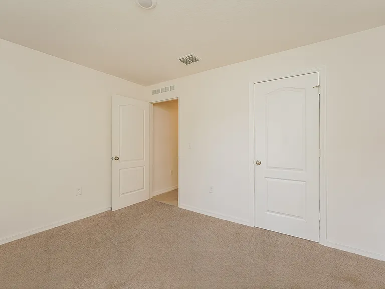 1167 Walden Blvd SE — Photo 11