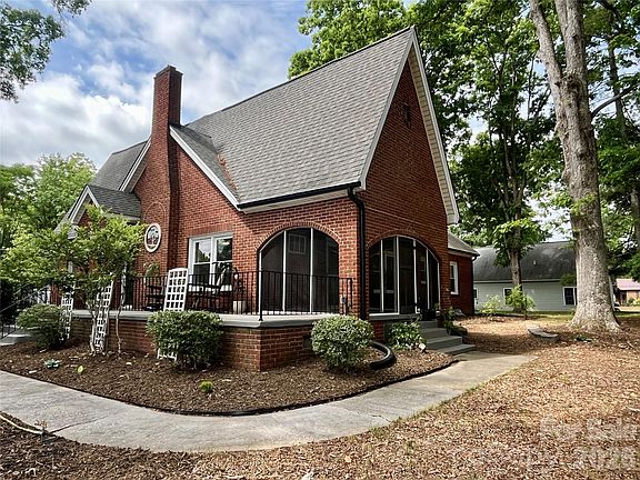 3rd image of 1050 Old Charlotte Rd