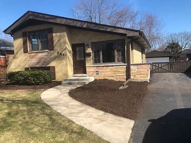 241 N Lombard Ave photo 1