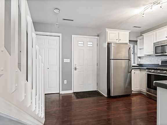4th image of 133 Walton St APT 109