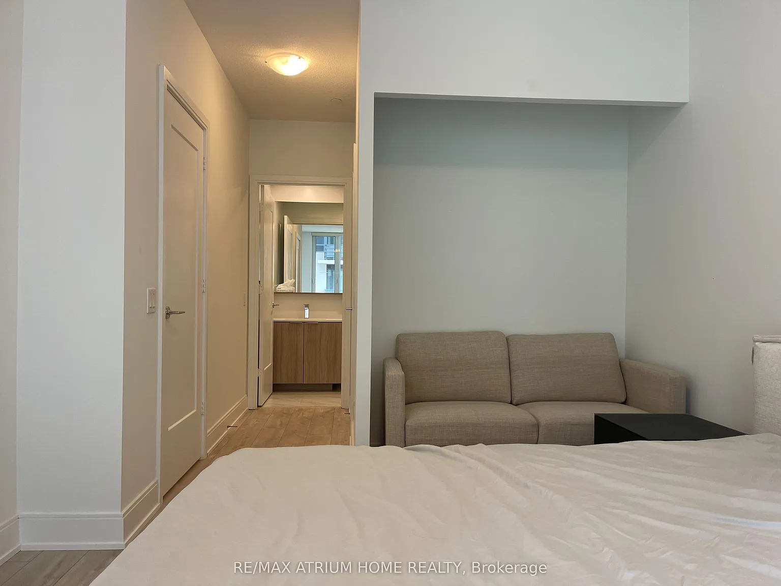 3 bed, $4,400 — Photo 4