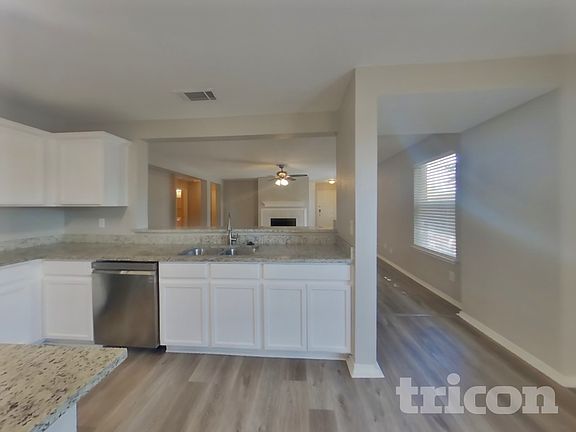 4th image of 612 Rock Brook Dr